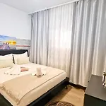 Pensiune Kyd House Studiouri Si La 100 De M De Plaja Debarcader