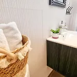 Kyd House Studiouri Si La 100 De M De Plaja Debarcader 3*