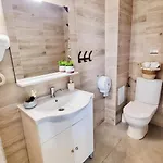 Pensiune Kyd House Studiouri Si La 100 De M De Plaja Debarcader 3*