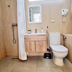 Kyd House Studiouri Si La 100 De M De Plaja Debarcader 3*