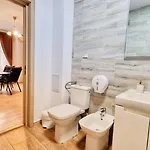 Kyd House Studiouri Si La 100 De M De Plaja Debarcader Eforie Nord