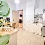 Pensiune Kyd House Studiouri Si La 100 De M De Plaja Debarcader