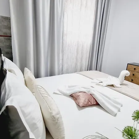 Pensiune Kyd House Studiouri Si La 100 De M De Plaja Debarcader 3*