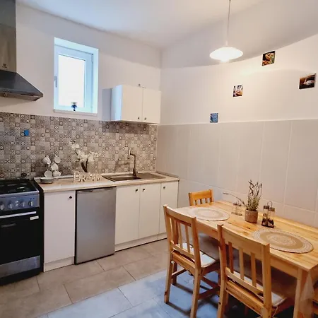 Kyd - Studiouri Si La 100m De Plaja Debarcader Guest house 3*