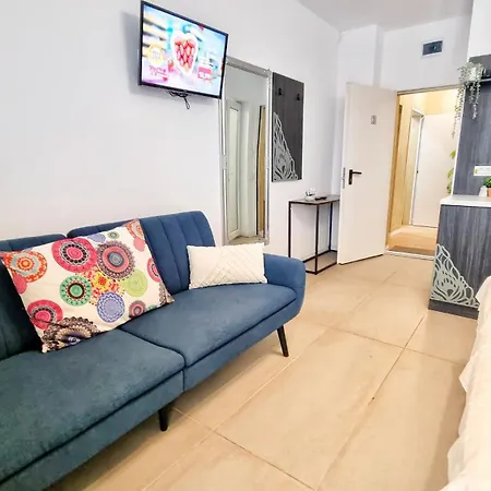 Kyd House Studiouri Si La 100 De M De Plaja Debarcader 3*