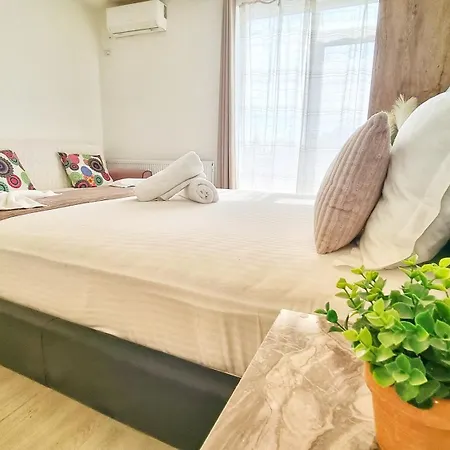 Kyd House Studiouri Si La 100 De M De Plaja Debarcader 3* Eforie Nord