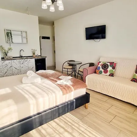Guest house Kyd - Studiouri Si La 100m De Plaja Debarcader