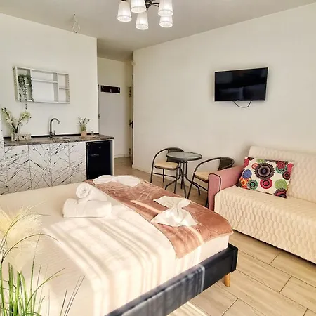 Kyd - Studiouri Si La 100m De Plaja Debarcader Guest house