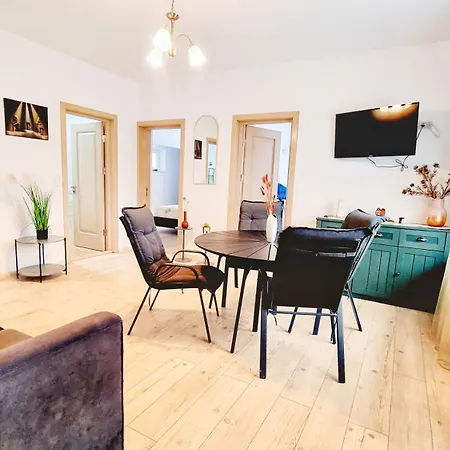 Pensiune Kyd House Studiouri Si La 100 De M De Plaja Debarcader 3*